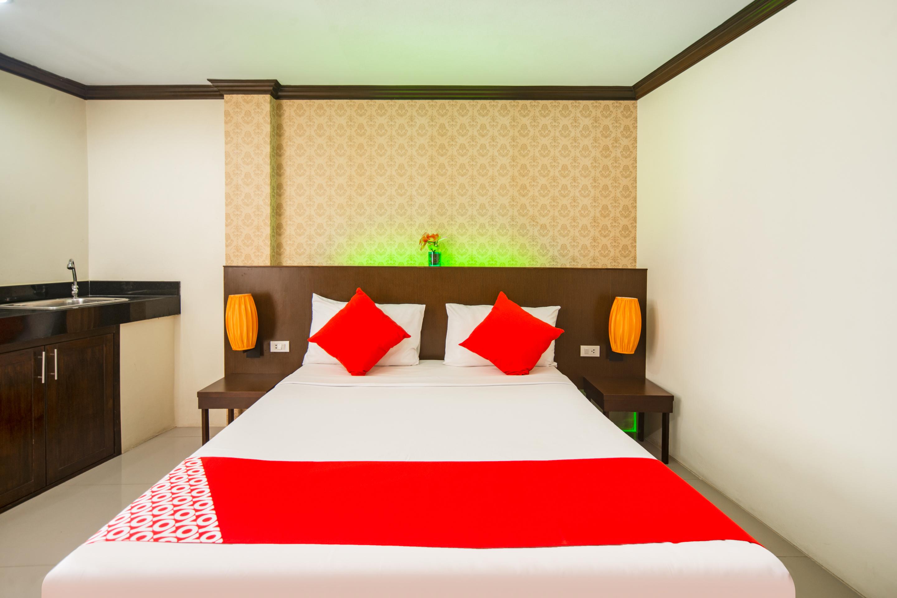 Oyo 232 Patong City Hometel Luaran gambar