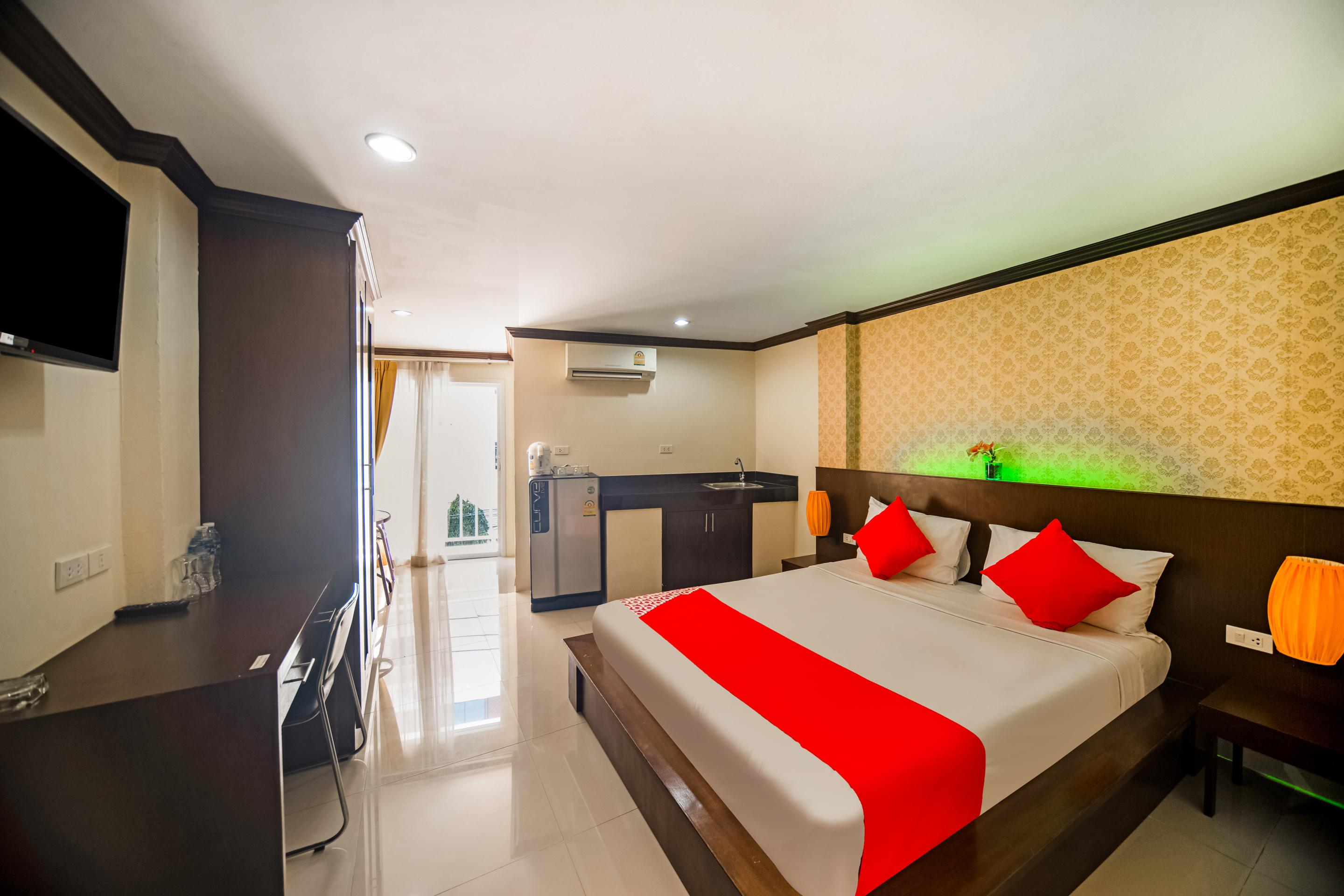 Oyo 232 Patong City Hometel Luaran gambar