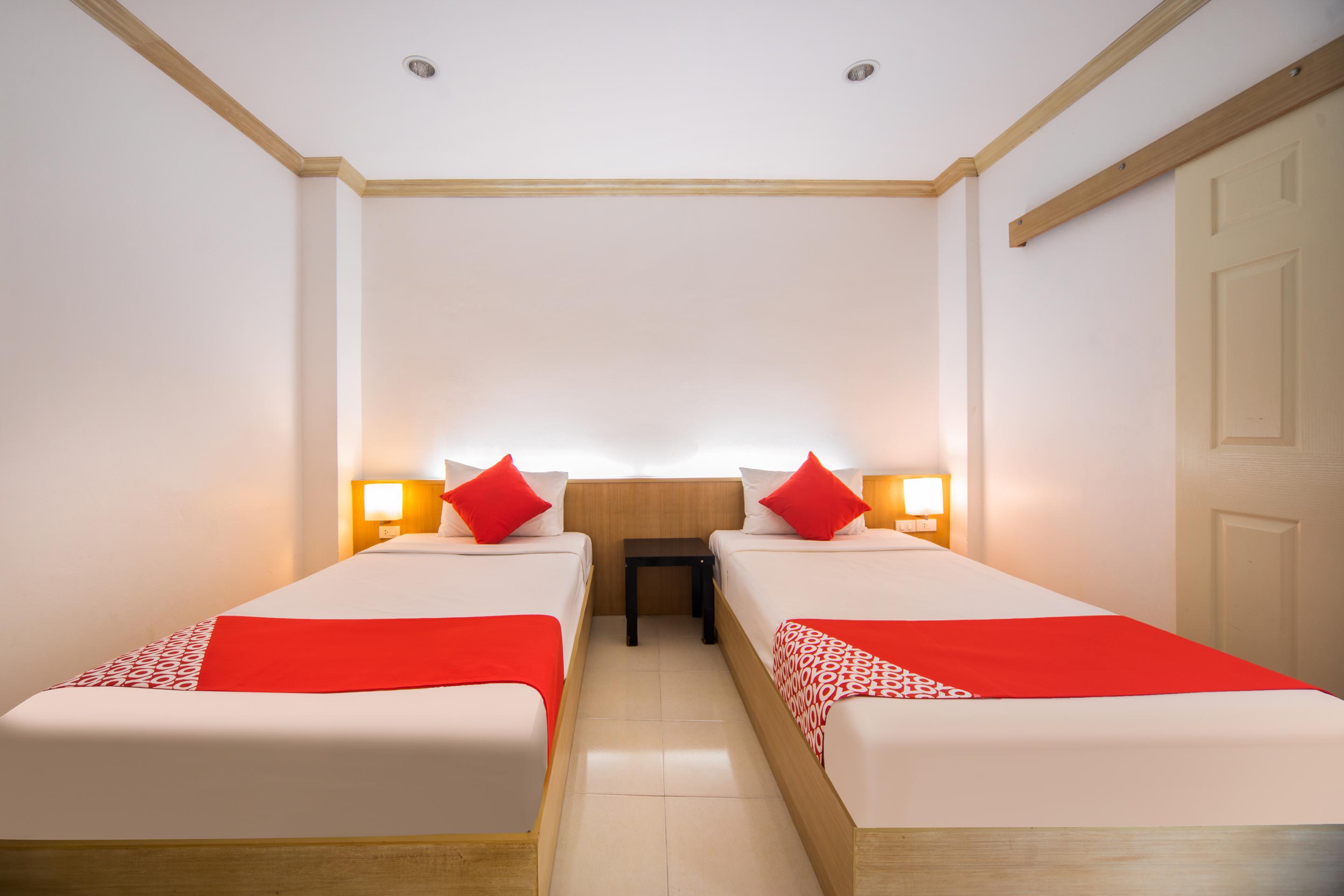 Oyo 232 Patong City Hometel Luaran gambar