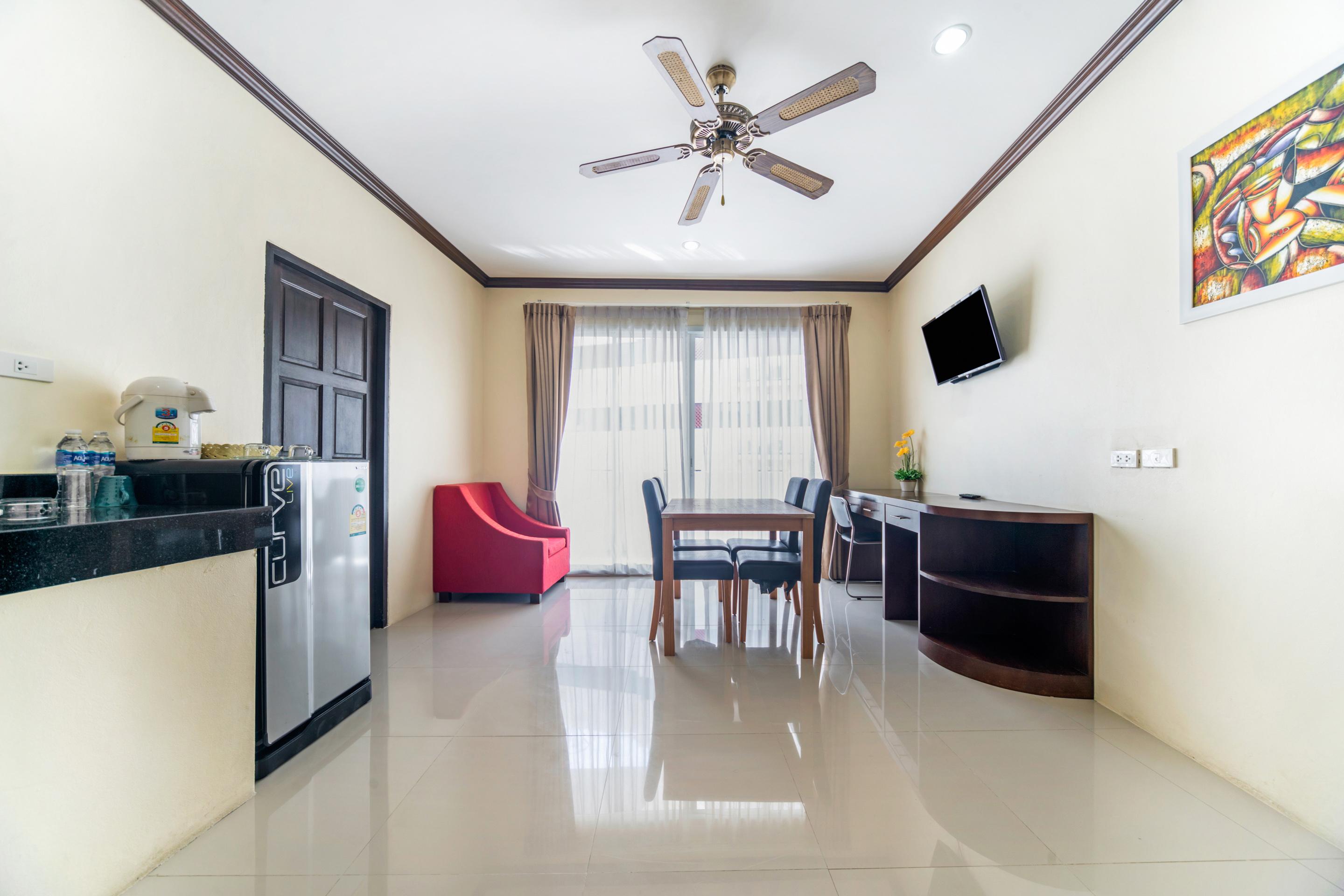 Oyo 232 Patong City Hometel Luaran gambar