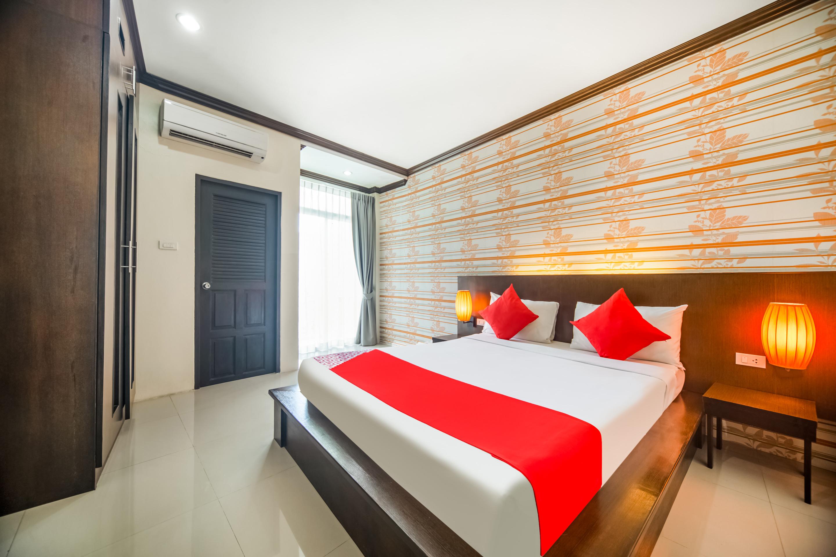 Oyo 232 Patong City Hometel Luaran gambar