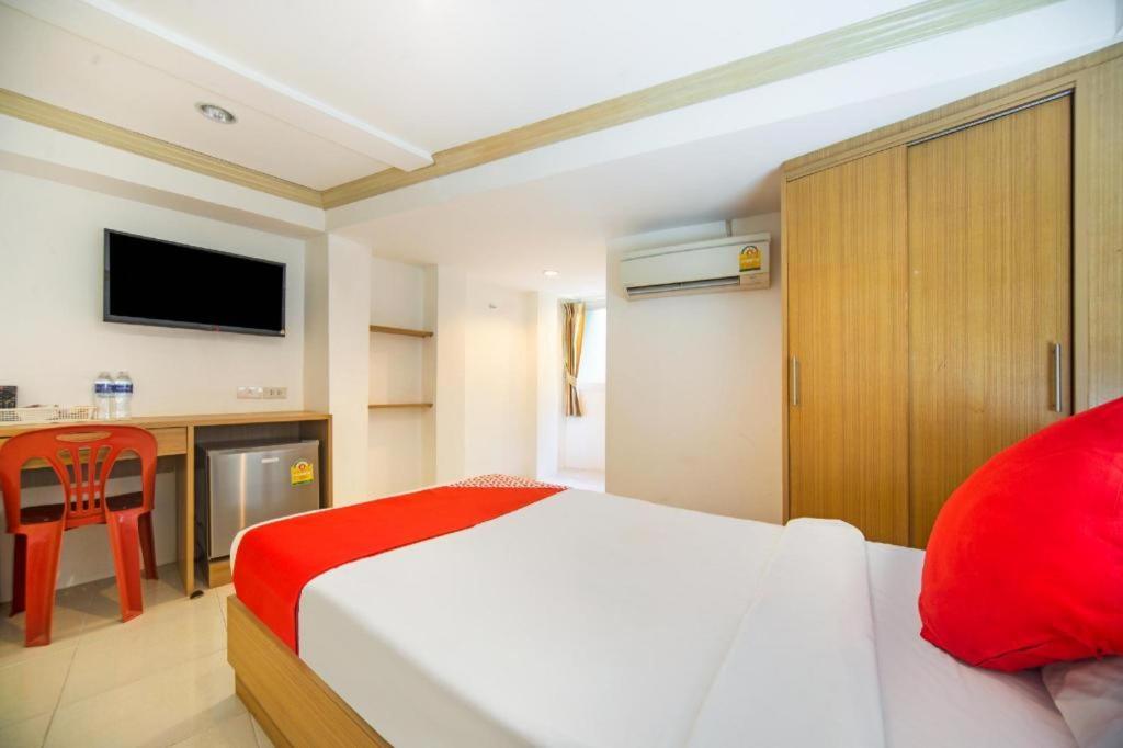 Oyo 232 Patong City Hometel Luaran gambar
