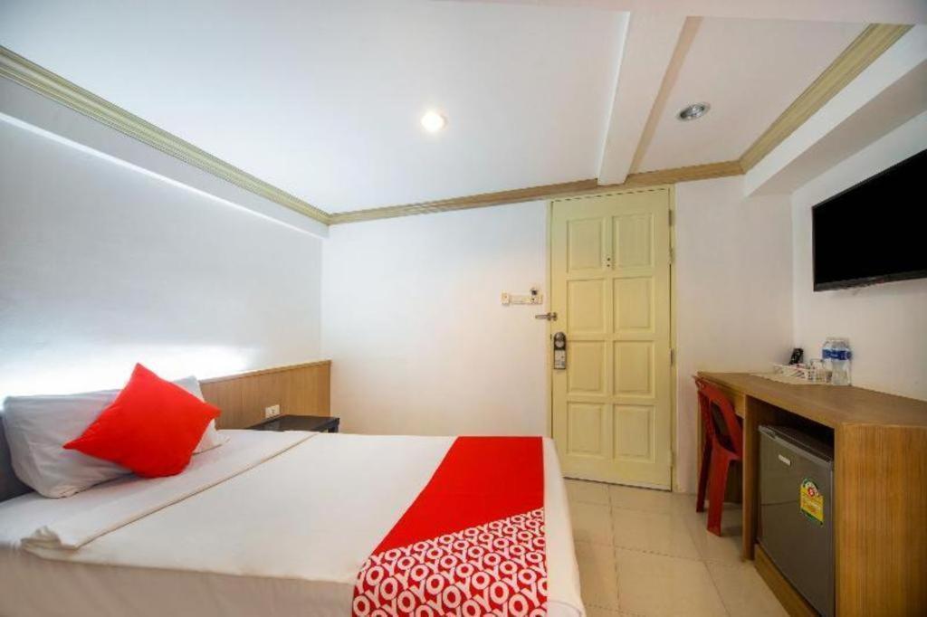 Oyo 232 Patong City Hometel Luaran gambar