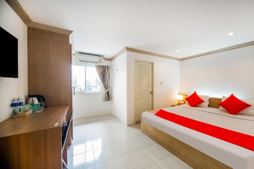 Oyo 232 Patong City Hometel Luaran gambar