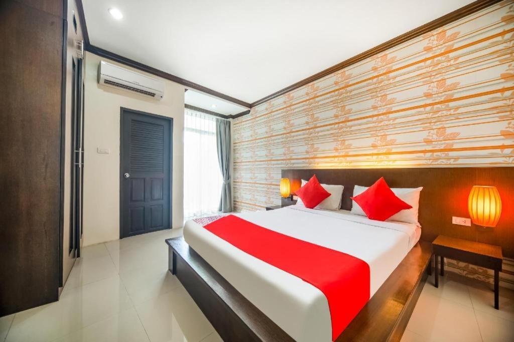 Oyo 232 Patong City Hometel Luaran gambar