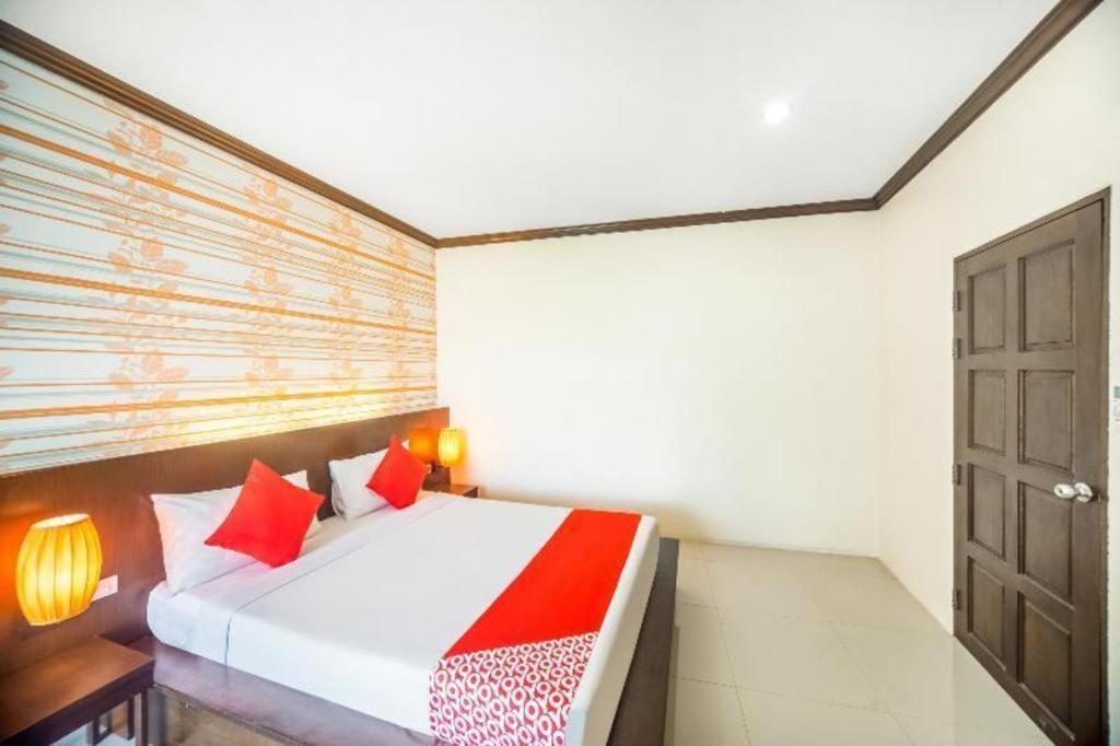 Oyo 232 Patong City Hometel Luaran gambar