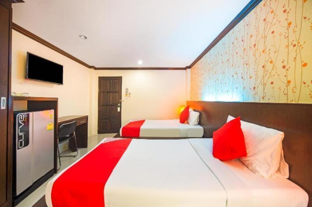 Oyo 232 Patong City Hometel Luaran gambar