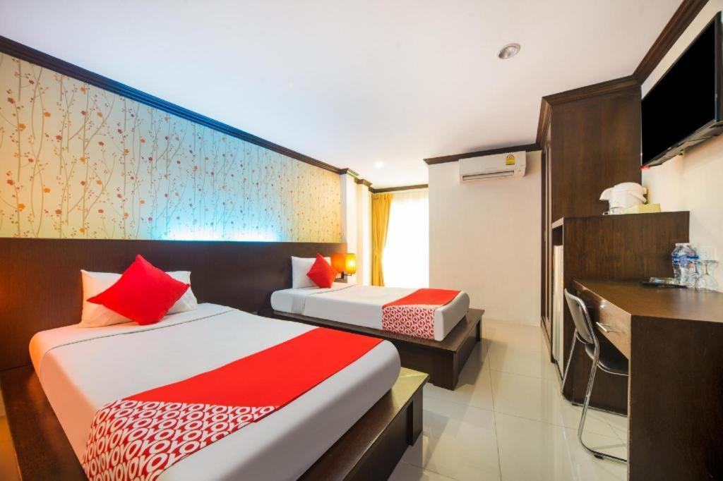 Oyo 232 Patong City Hometel Luaran gambar