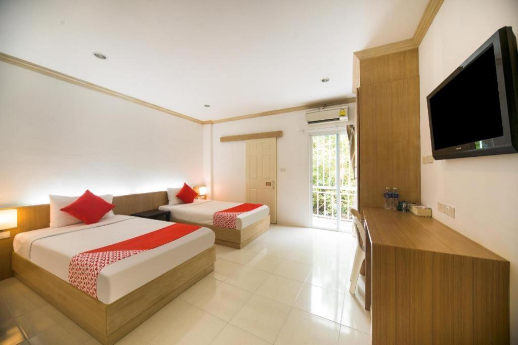 Oyo 232 Patong City Hometel Luaran gambar