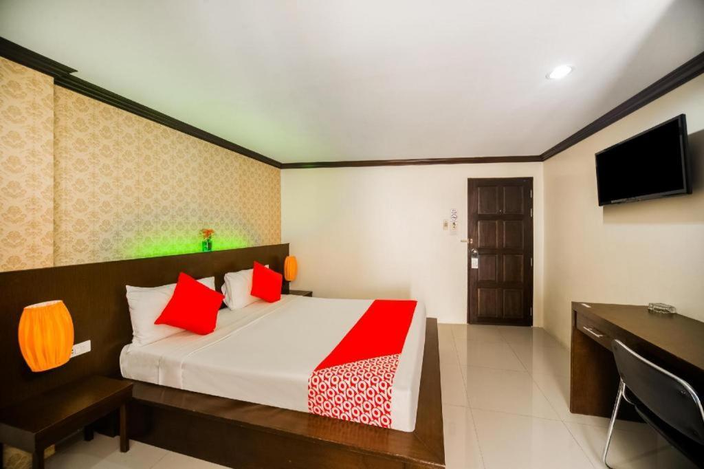 Oyo 232 Patong City Hometel Luaran gambar