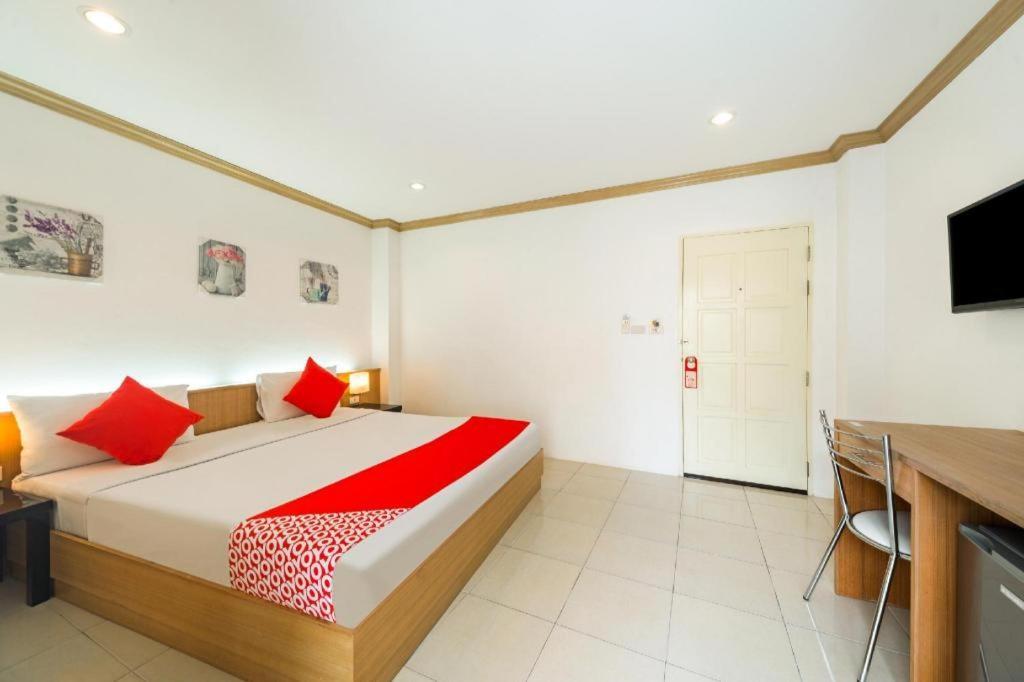 Oyo 232 Patong City Hometel Luaran gambar