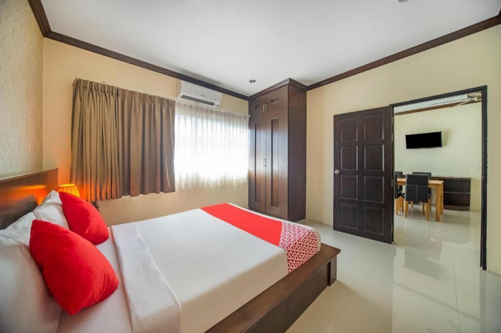 Oyo 232 Patong City Hometel Luaran gambar